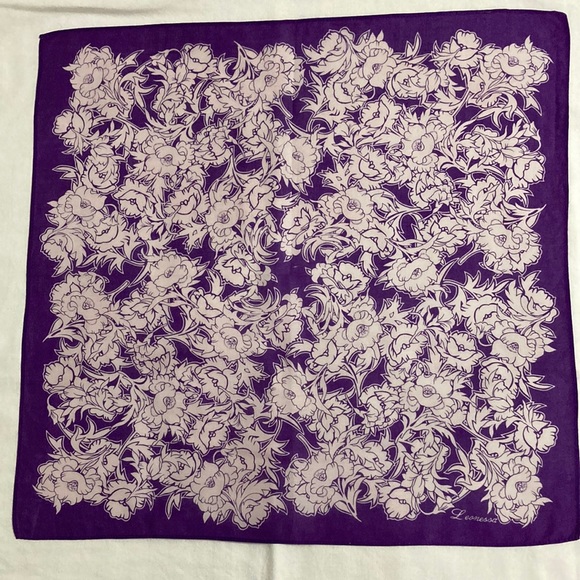 Leonessa Scarf / Handkerchief / Pocket Square - Picture 1 of 4